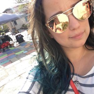 Meet your Posher, Alexandra